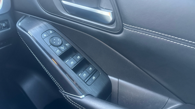 Nissan Qashqai 1.3 DiG-T MH N-Connecta 5dr Petrol Hatchback